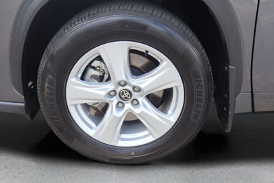 2025 Toyota Highlander LE