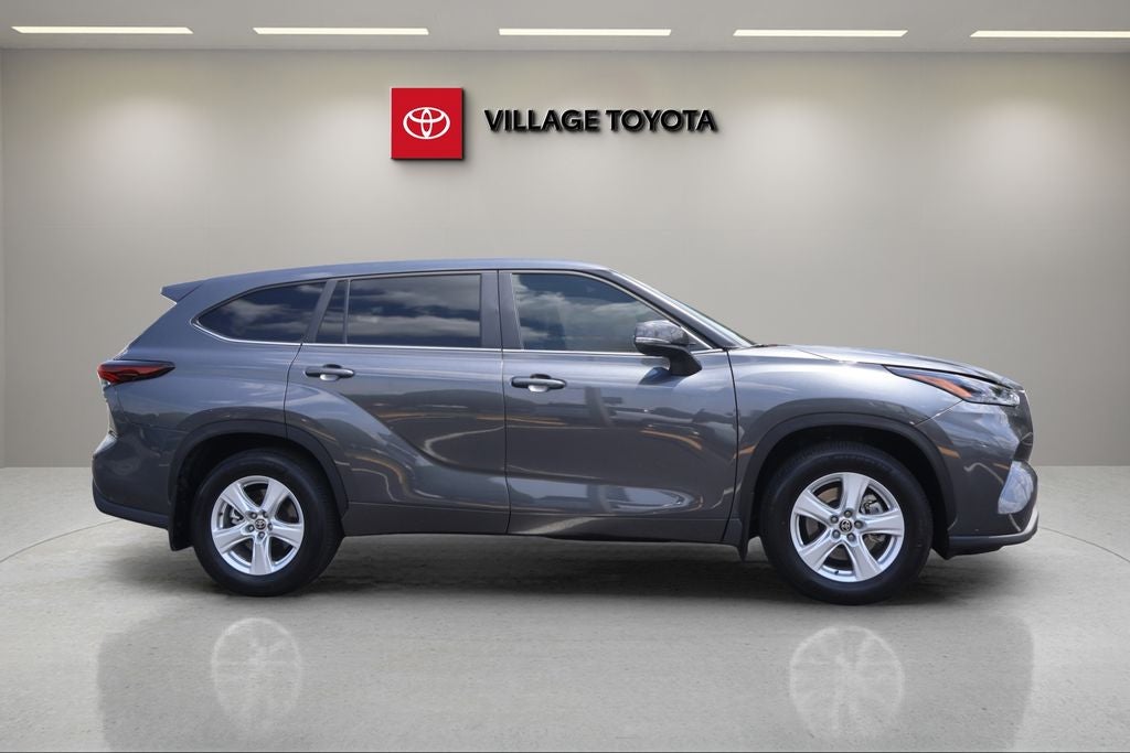 2025 Toyota Highlander LE