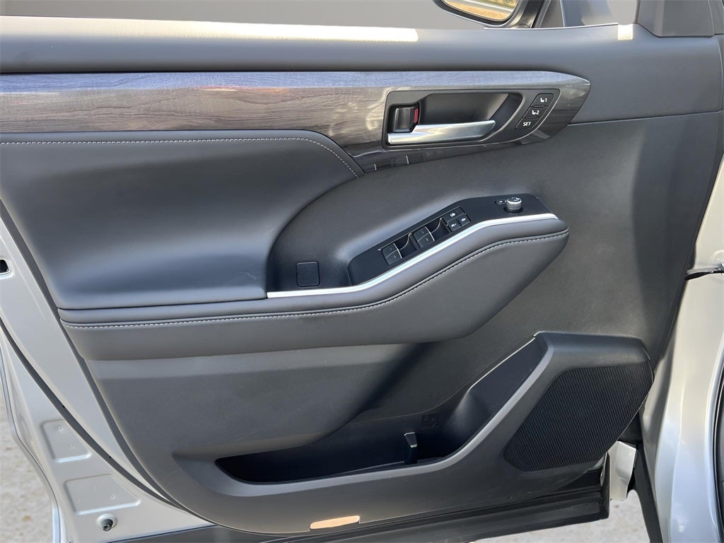 2025 Toyota Highlander Limited