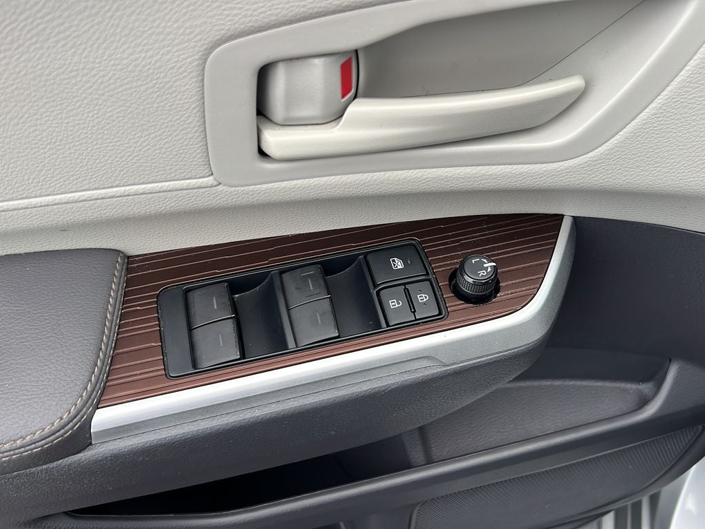 2021 Toyota Sienna LE 8 Passenger