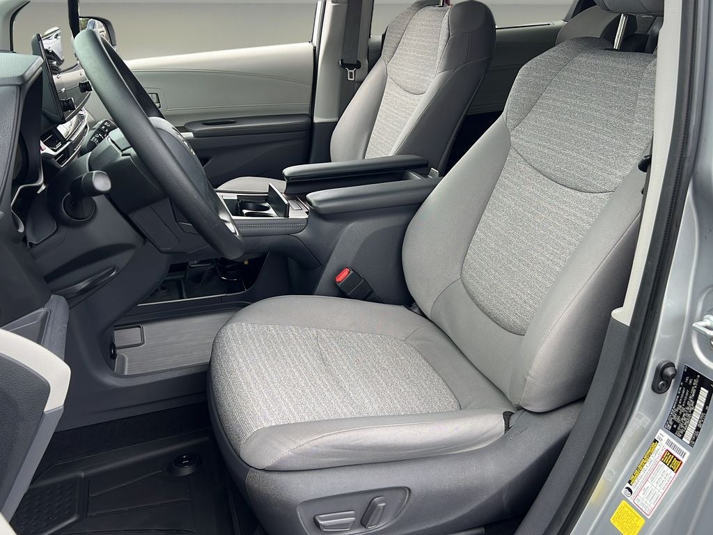 2021 Toyota Sienna LE 8 Passenger