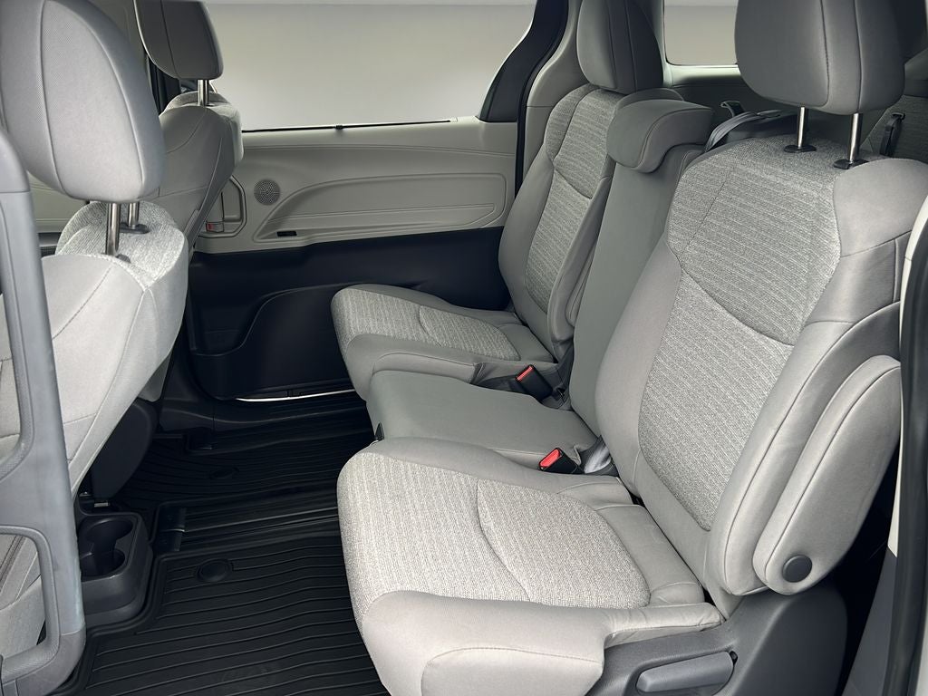 2021 Toyota Sienna LE 8 Passenger