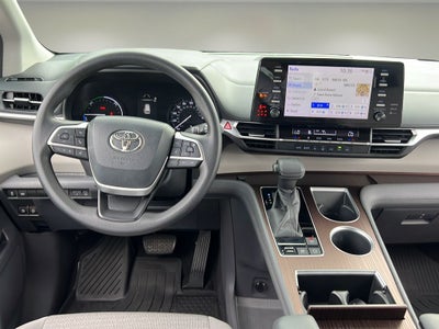 2021 Toyota Sienna LE 8 Passenger