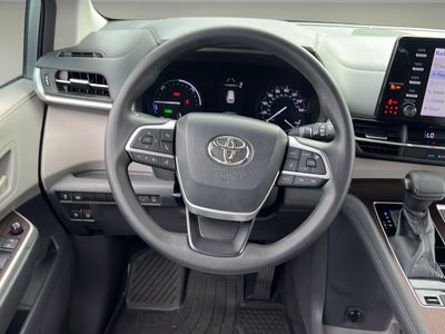 2021 Toyota Sienna LE 8 Passenger