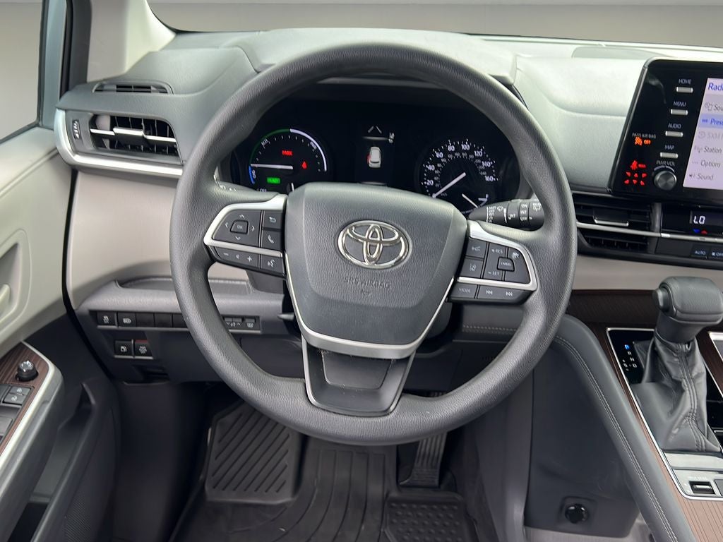 2021 Toyota Sienna LE 8 Passenger