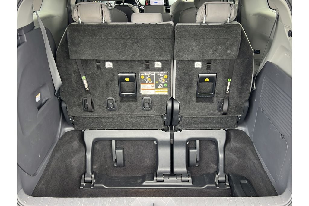 2021 Toyota Sienna LE 8 Passenger