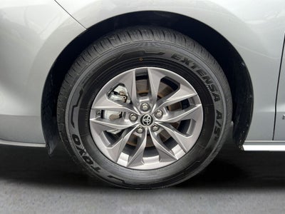 2021 Toyota Sienna LE 8 Passenger
