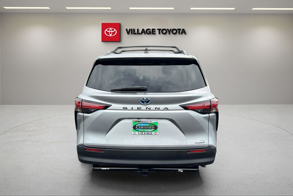 2021 Toyota Sienna LE 8 Passenger