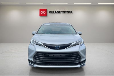 2021 Toyota Sienna LE 8 Passenger