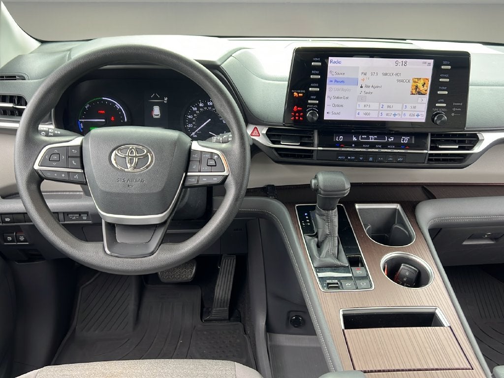 2021 Toyota Sienna LE 8 Passenger