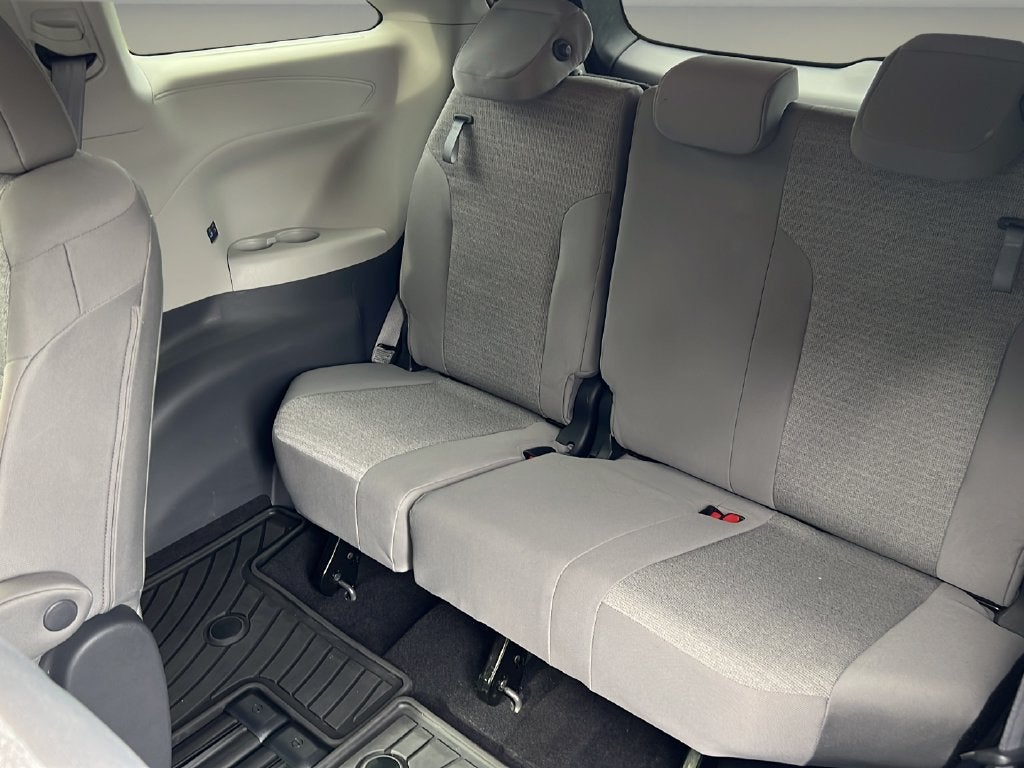2021 Toyota Sienna LE 8 Passenger
