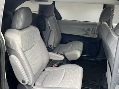 2021 Toyota Sienna LE 8 Passenger