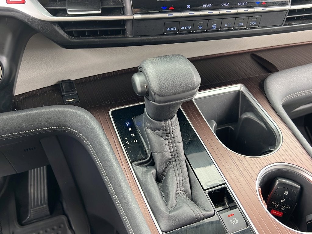2021 Toyota Sienna LE 8 Passenger