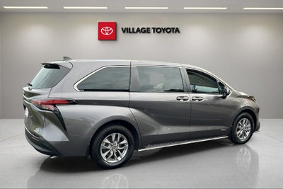 2021 Toyota Sienna LE 8 Passenger
