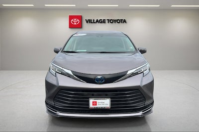 2021 Toyota Sienna LE 8 Passenger