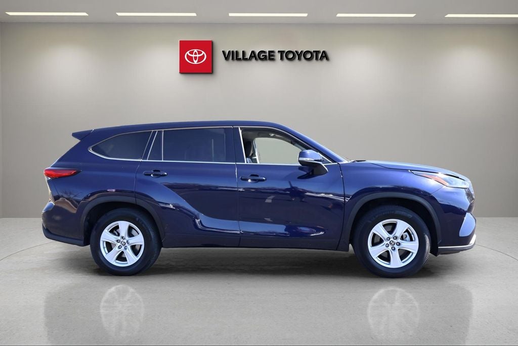 2022 Toyota Highlander Hybrid LE