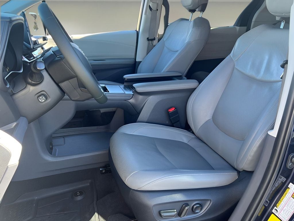 2022 Toyota Sienna Limited 7 Passenger