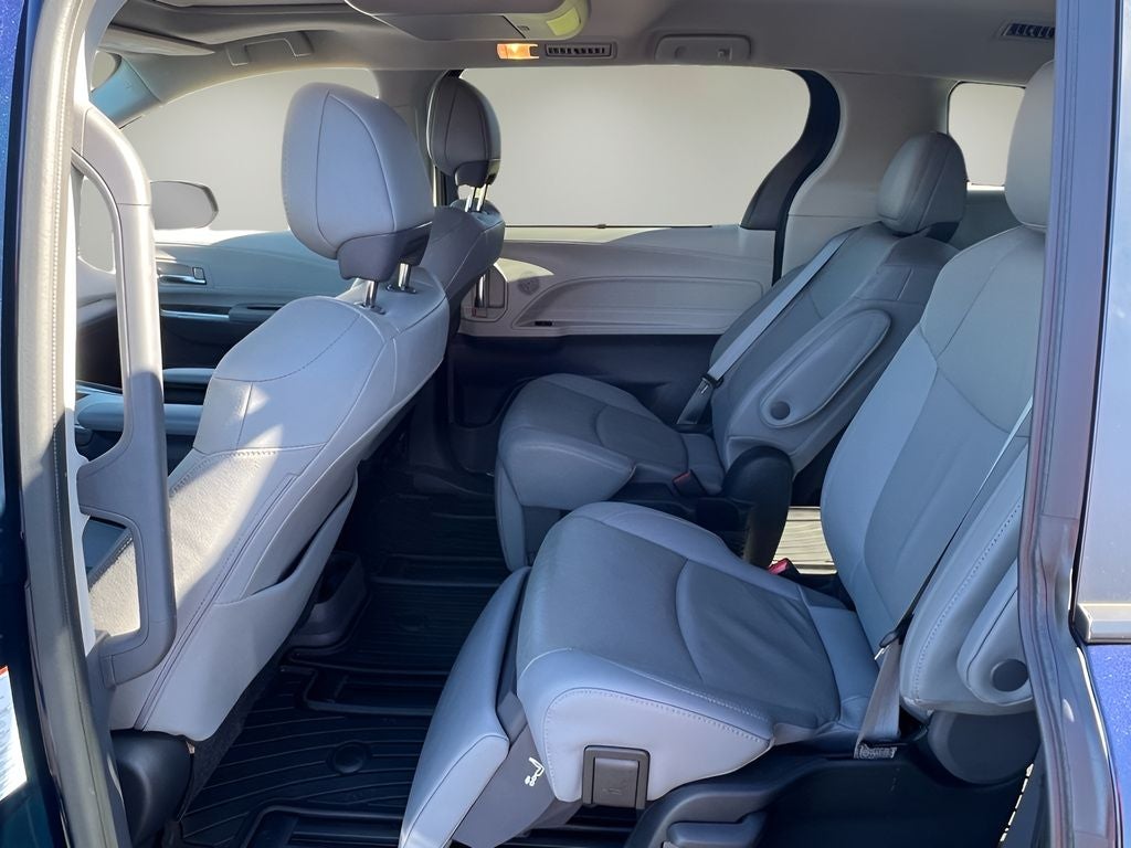 2022 Toyota Sienna Limited 7 Passenger