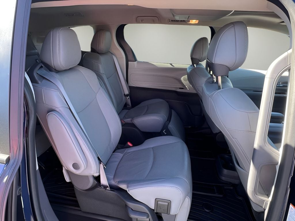 2022 Toyota Sienna Limited 7 Passenger