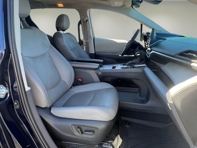 2022 Toyota Sienna Limited 7 Passenger