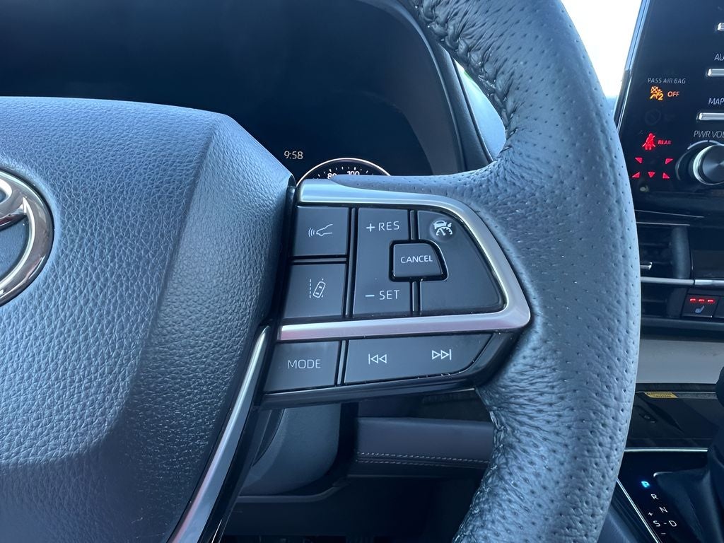 2022 Toyota Sienna Limited 7 Passenger