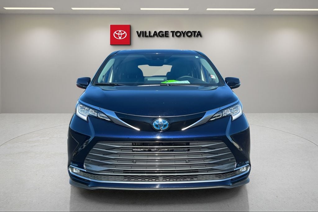2022 Toyota Sienna Limited 7 Passenger