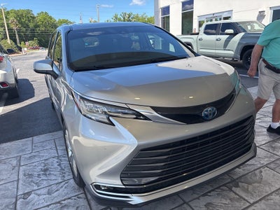 2022 Toyota Sienna Limited 7 Passenger