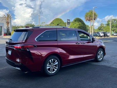 2026 Toyota Sienna Limited 7 Passenger