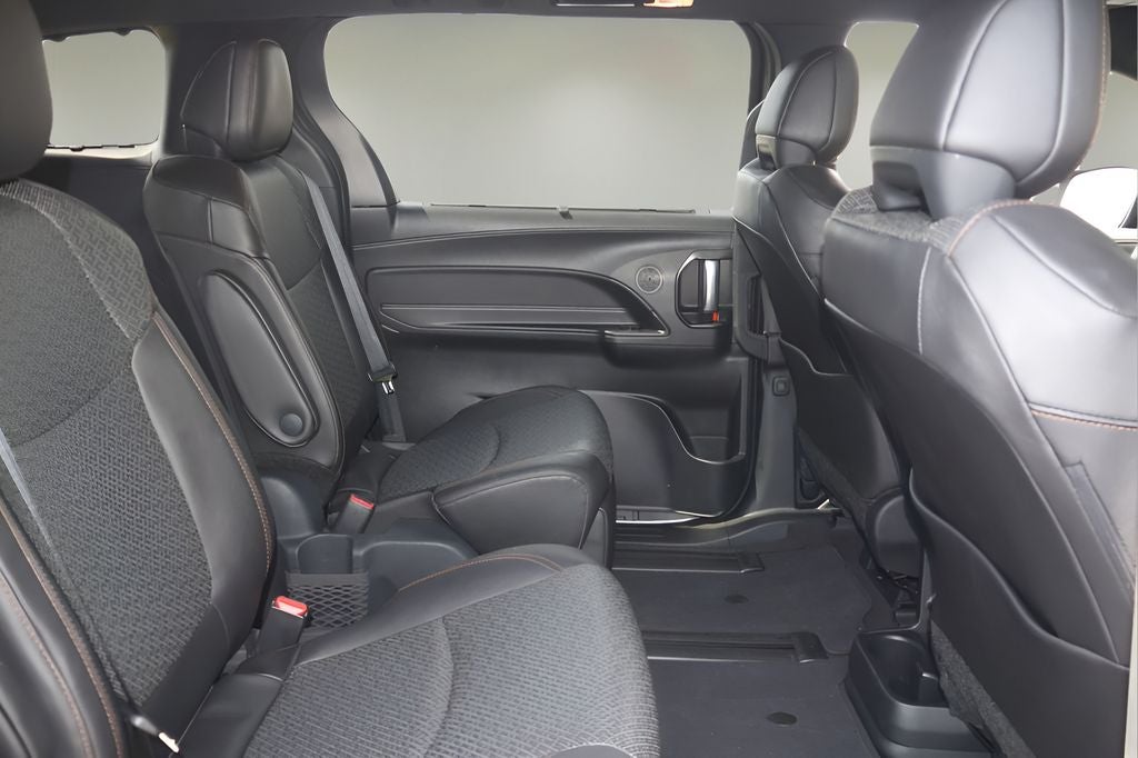 2025 Toyota Sienna Limited 7 Passenger