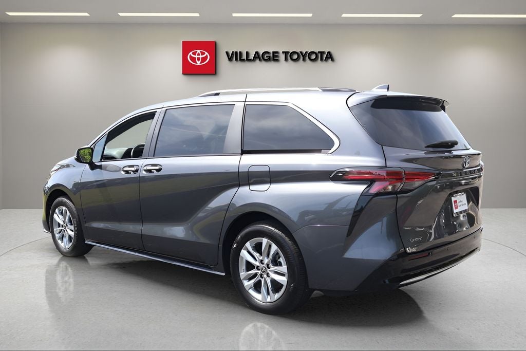 2025 Toyota Sienna Limited 7 Passenger