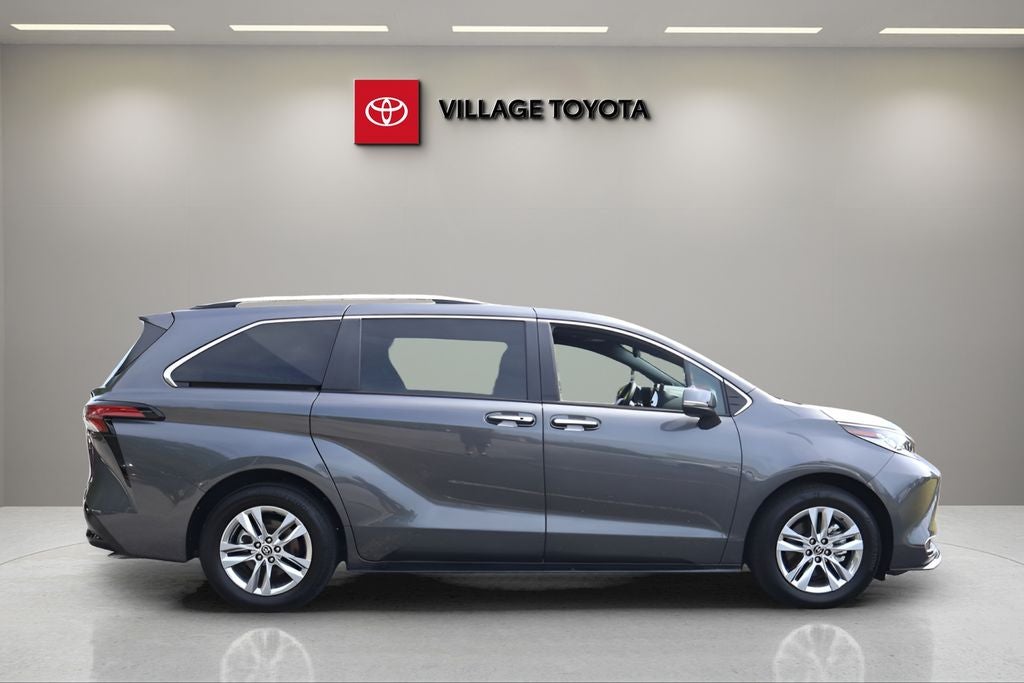2025 Toyota Sienna Limited 7 Passenger
