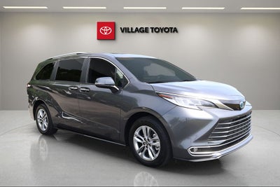 2025 Toyota Sienna Limited 7 Passenger