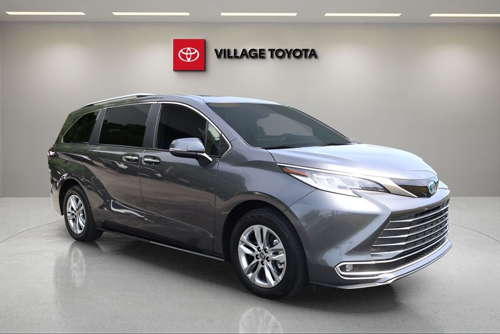 2025 Toyota Sienna Limited 7 Passenger