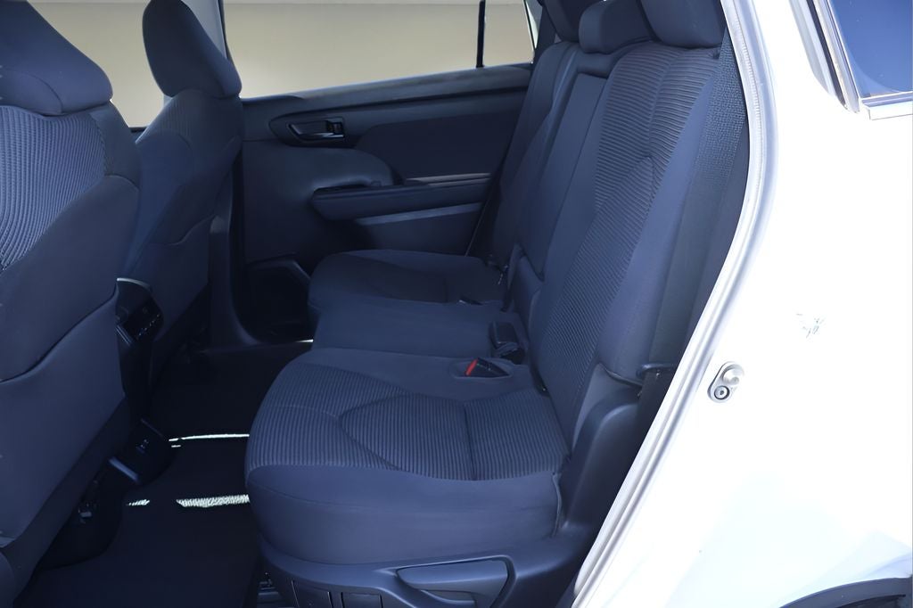 2020 Toyota Highlander LE
