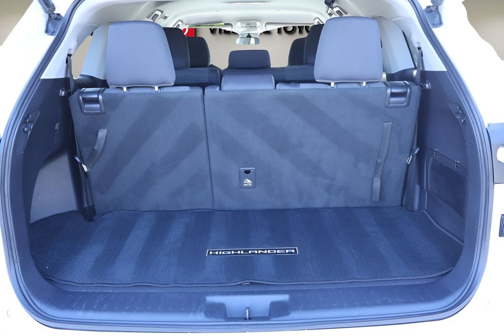 2020 Toyota Highlander LE