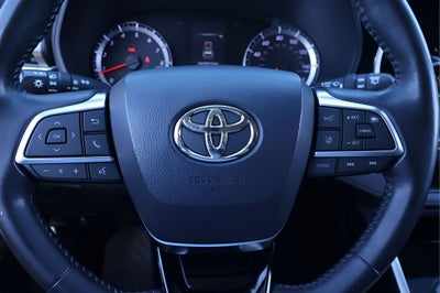 2020 Toyota Highlander LE