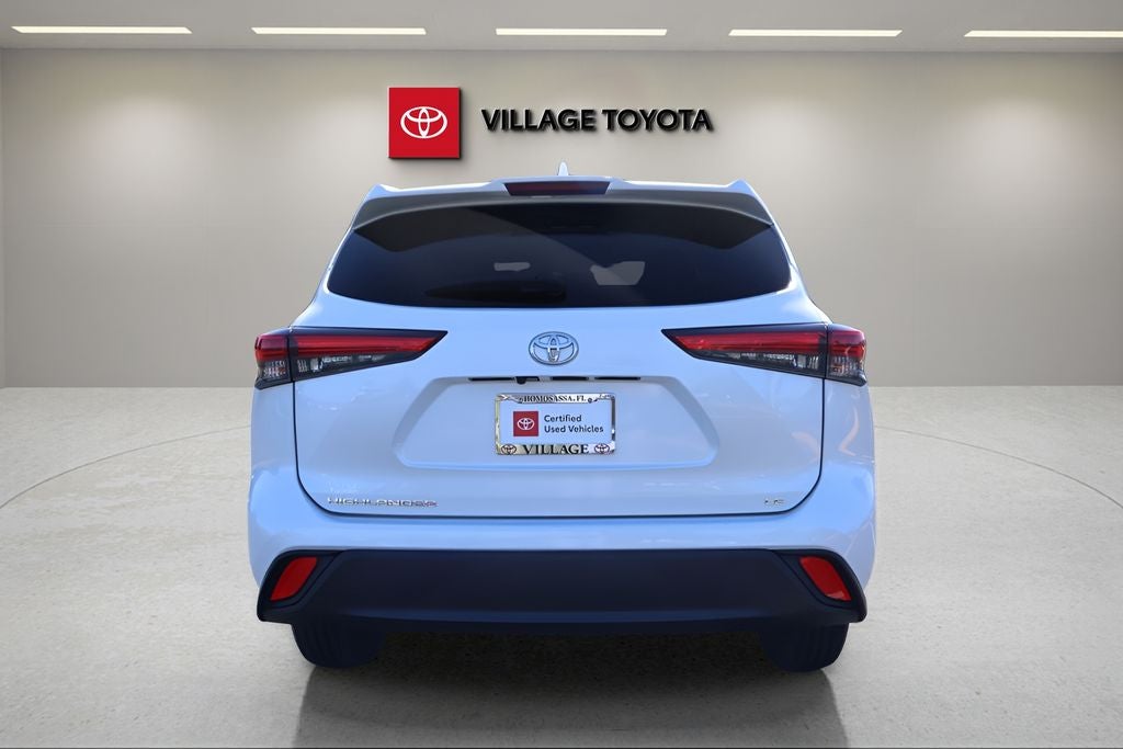 2020 Toyota Highlander LE