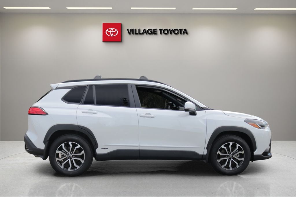 2024 Toyota Corolla Cross Hybrid SE
