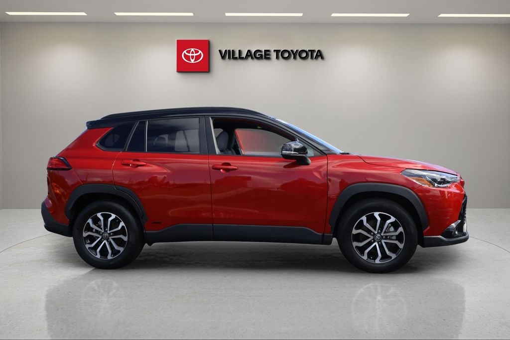 2023 Toyota Corolla Cross Hybrid SE