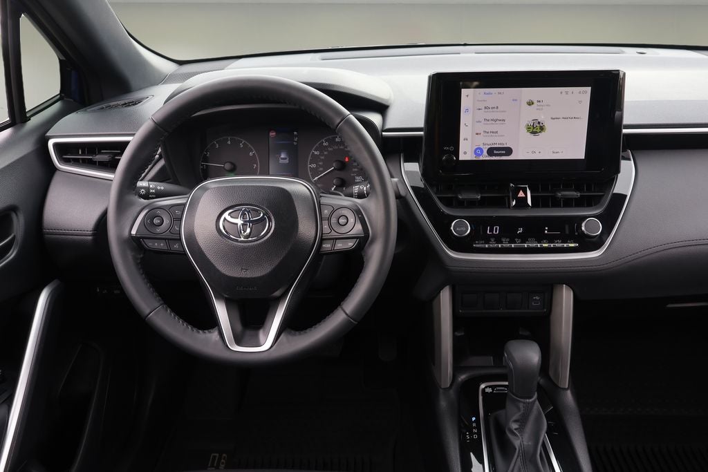 2025 Toyota Corolla Cross Hybrid SE