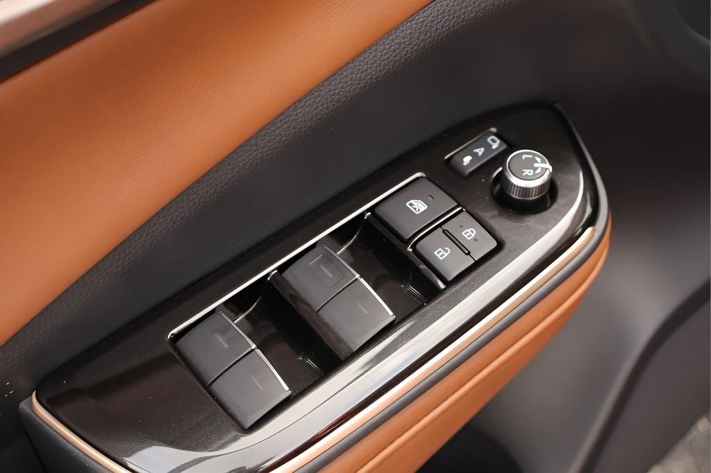 2025 Toyota Crown Signia Limited