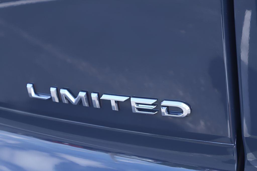 2025 Toyota Crown Signia Limited