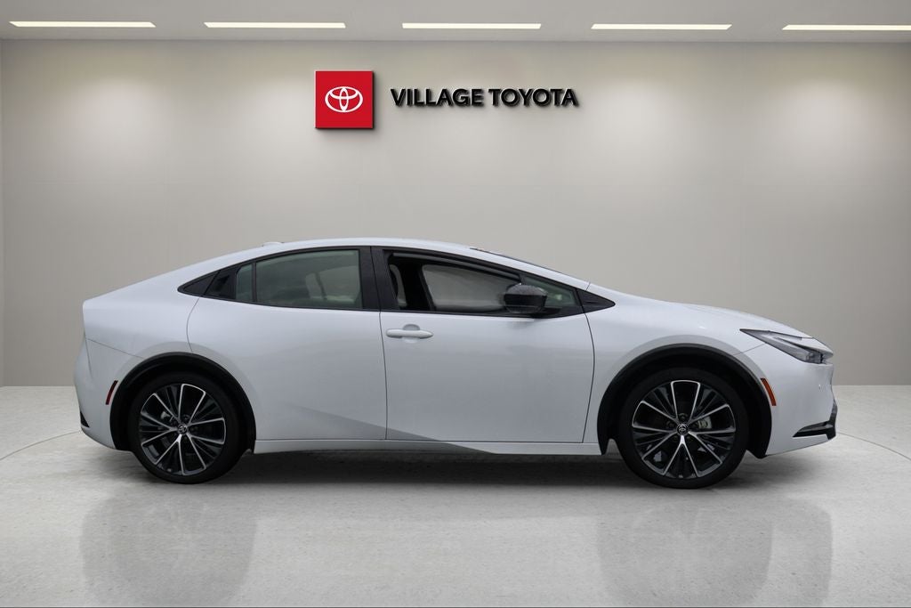 2025 Toyota Prius XLE