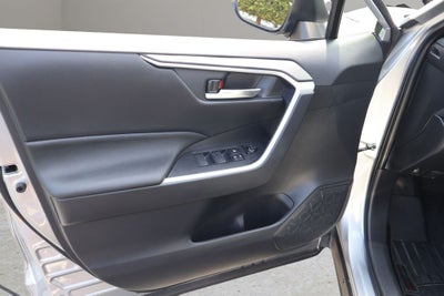 2025 Toyota RAV4 Hybrid SE