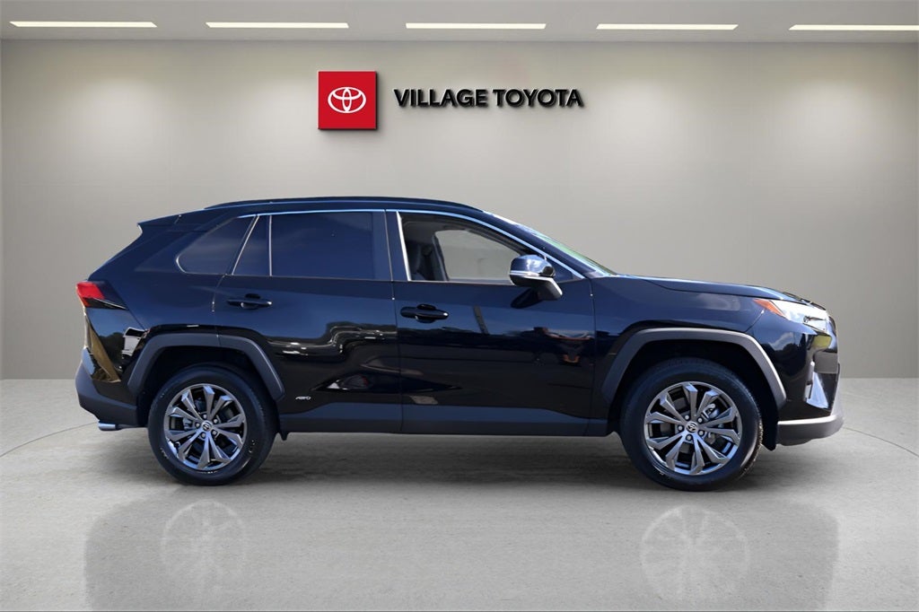 2025 Toyota RAV4 Hybrid XLE Premium
