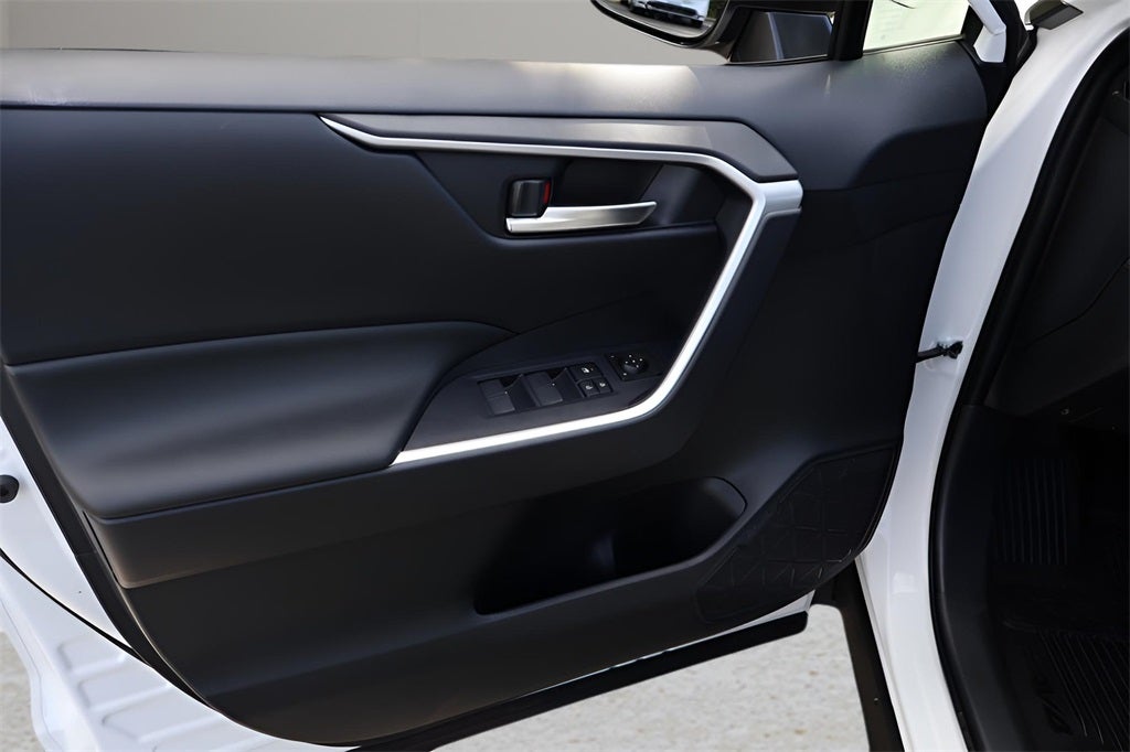 2025 Toyota RAV4 Plug-In Hybrid SE