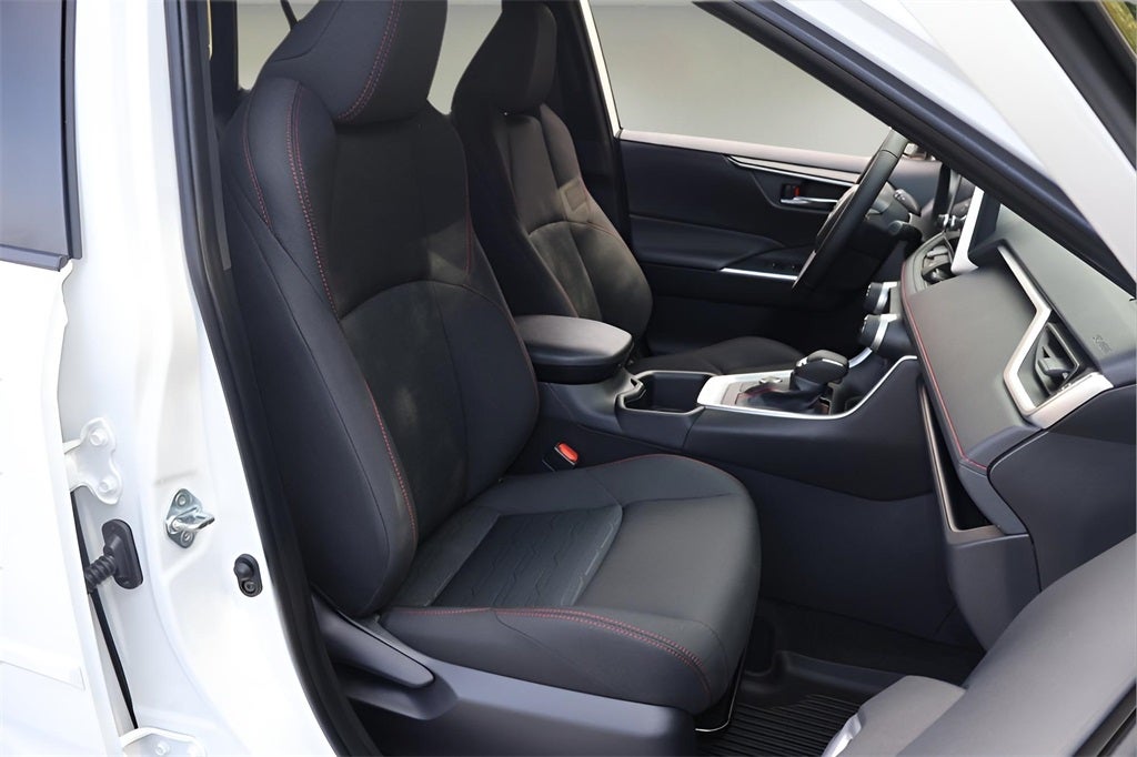 2025 Toyota RAV4 Plug-In Hybrid SE