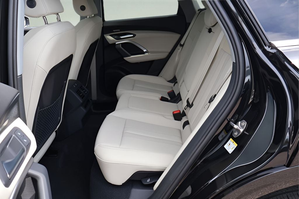 2026 Audi Q5 2.0T Premium Plus quattro