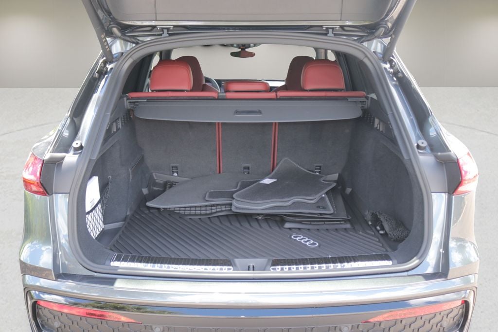 2026 Audi SQ5 Prestige quattro