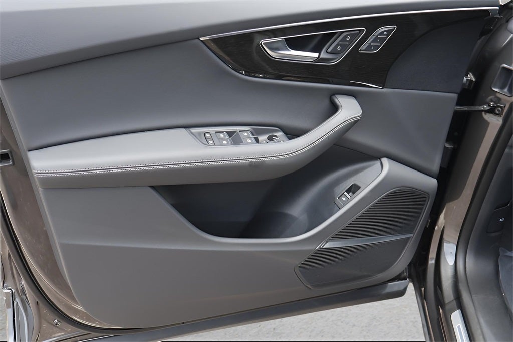 2025 Audi Q8 55 Premium Plus quattro